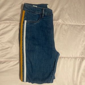 Skinny jeans, gold and white stripes